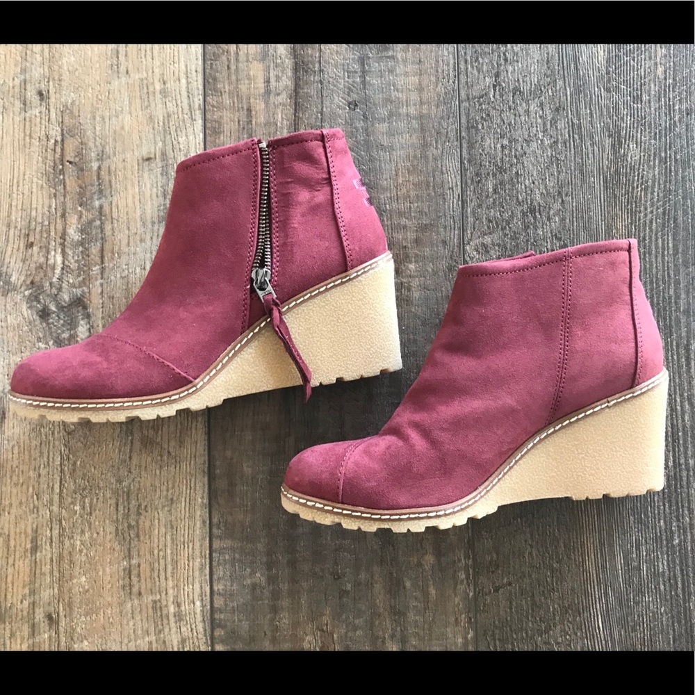 TOMS Avery Wedges